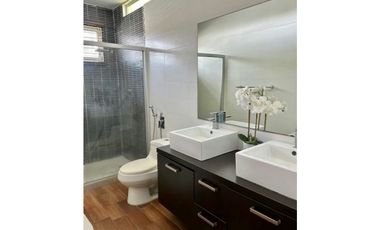 Alquilo hermosa casa amoblada en Villa lucre