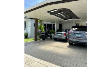 Alquilo hermosa casa amoblada en Villa lucre