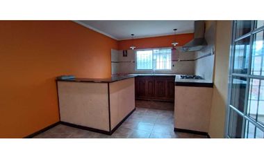 Venta casa 3 AMB con depto 2 AMB en Paso Del Rey