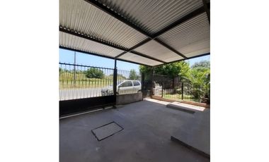 Venta casa 3 AMB con depto 2 AMB en Paso Del Rey