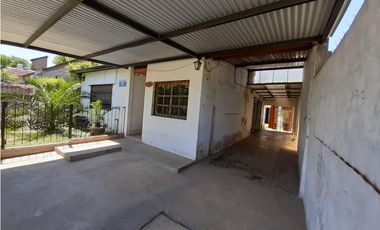 Venta casa 3 AMB con depto 2 AMB en Paso Del Rey