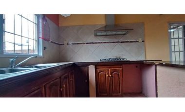 Venta casa 3 AMB con depto 2 AMB en Paso Del Rey