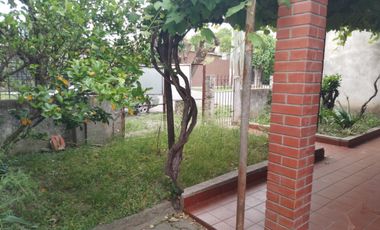 Venta de casa 3 ambientes en Berazategui Oeste