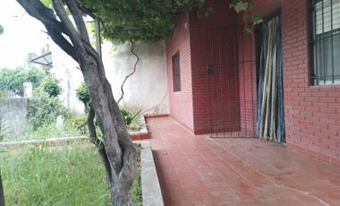 Venta de casa 3 ambientes en Berazategui Oeste