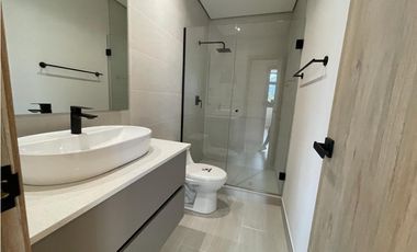SEA CONFIABLE VENDE APARTAMENTO EN PH NOGAL