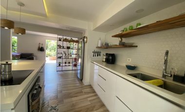 Venta de casa moderna y espaciosa en Robledo