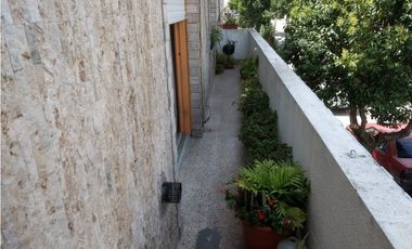 MUY LUMINOSO PH DE TRES AMBIENTES CON TERRAZA PROPIA