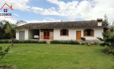 Venta de casa de campo en Otavalo sector Quichinche