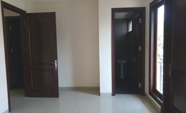 Disewakan rumah di Pulomas Jakarta Timur Kamar 4 Harga Murah*