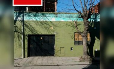 Venta casa 4 dormitorios Pompeya