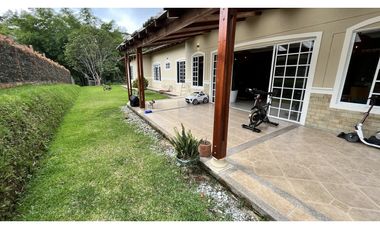 VENTA DE CASA CAMPESTRE EN CIRCASIA, QUINDO, COLOMBIA