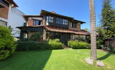 Oportunidad Casa en renta en Avándaro con amplio jardin propio $20,000 pesos + $15,000 (mant)