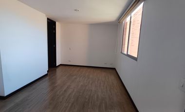 apartamento en arriendo en loma de las brujas. Cod A513006