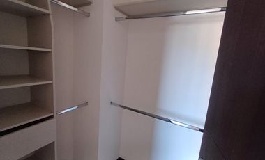 apartamento en arriendo en loma de las brujas. Cod A513006