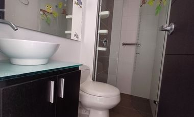 apartamento en arriendo en loma de las brujas. Cod A513006