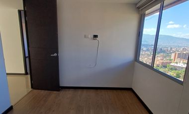 apartamento en arriendo en loma de las brujas. Cod A513006