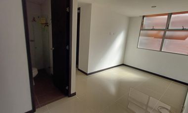 apartamento en arriendo en loma de las brujas. Cod A513006