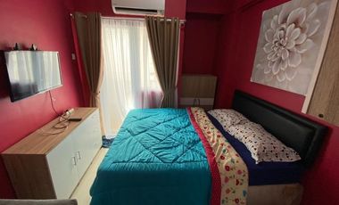 Studio apartemen green pramuka mingguan full furnish