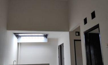 Rumah Rapi Siap Huni Dalam Cluster Di Graha Raya - GB 5141 BR