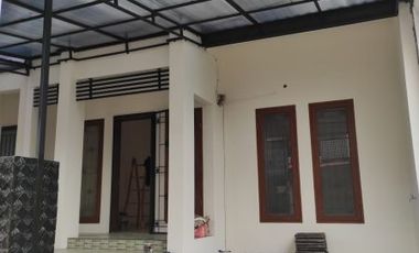 Rumah Rapi Siap Huni Dalam Cluster Di Graha Raya - GB 5141 BR
