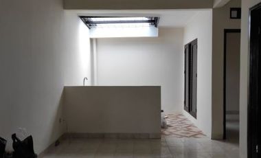 Rumah Rapi Siap Huni Dalam Cluster Di Graha Raya - GB 5141 BR