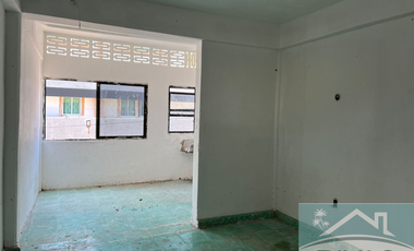 VENTA EDIFICIO ESQUINA CON LOCALES Y ESTUDIOS AV YAXCHILAN CENTRO CANCUN 900M2
