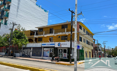 VENTA EDIFICIO ESQUINA CON LOCALES Y ESTUDIOS AV YAXCHILAN CENTRO CANCUN 900M2