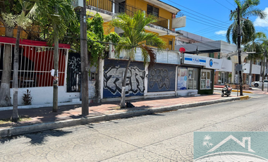 VENTA EDIFICIO ESQUINA CON LOCALES Y ESTUDIOS AV YAXCHILAN CENTRO CANCUN 900M2