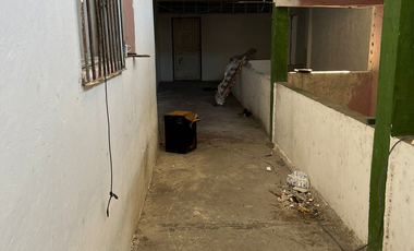 VENTA EDIFICIO ESQUINA CON LOCALES Y ESTUDIOS AV YAXCHILAN CENTRO CANCUN 900M2