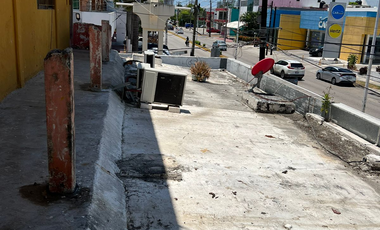VENTA EDIFICIO ESQUINA CON LOCALES Y ESTUDIOS AV YAXCHILAN CENTRO CANCUN 900M2