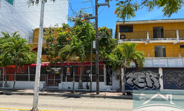VENTA EDIFICIO ESQUINA CON LOCALES Y ESTUDIOS AV YAXCHILAN CENTRO CANCUN 900M2