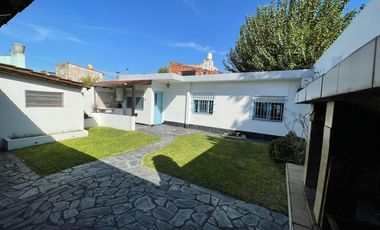 Casa Americana de 3 ambientes con amplio fondo y quincho. NUEVO VALOR, OPORTUNIDAD