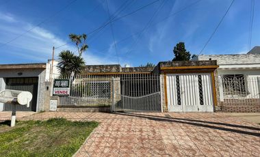 Casa Americana de 3 ambientes con amplio fondo y quincho. NUEVO VALOR, OPORTUNIDAD