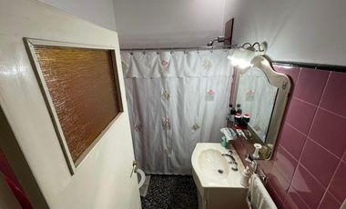 Casa Americana de 3 ambientes con amplio fondo y quincho. NUEVO VALOR, OPORTUNIDAD