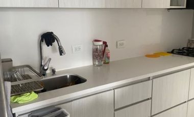 apartamento en arriendo en loma del esmeraldal. Cod A6136