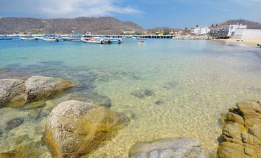 Pintoresca Casa en Venta Frente al Mar con Acceso a la Playa - Huatulco