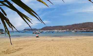 Pintoresca Casa en Venta Frente al Mar con Acceso a la Playa - Huatulco