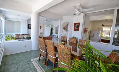 Pintoresca Casa en Venta Frente al Mar con Acceso a la Playa - Huatulco