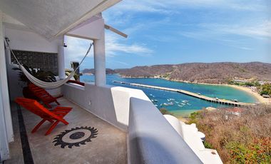 Pintoresca Casa en Venta Frente al Mar con Acceso a la Playa - Huatulco