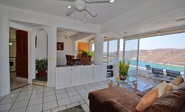 Pintoresca Casa en Venta Frente al Mar con Acceso a la Playa - Huatulco