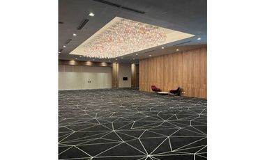 LOCAL 60M2 EN OBARRIO, SORTIS BUSINESS TOWER