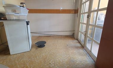 CASA CON USO DE SUELO PARA OFICINAS, EN VALLE DORADO, TLALNEPANTLA DE BAZ
