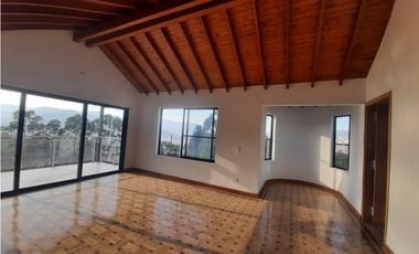 Casa en Arriendo en Envigado Sector La Mina