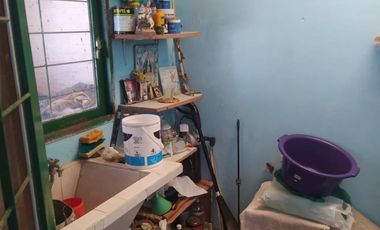 Vendo terreno 10 x 20m. Con vivienda en Merlo