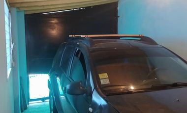 Vendo terreno 10 x 20m. Con vivienda en Merlo