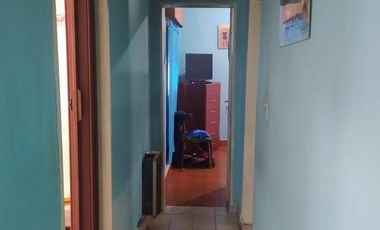 Vendo terreno 10 x 20m. Con vivienda en Merlo