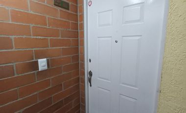 apartamento en venta en c.r caminos del bosque piso 4 sin ascensor. Cod V14103