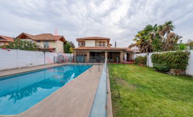 Venta de casa familiar 5 Dorm. en María Lucía
