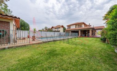Venta de casa familiar 5 Dorm. en María Lucía
