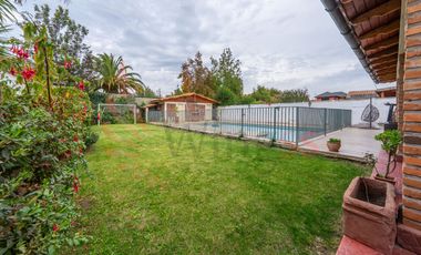 Venta de casa familiar 5 Dorm. en María Lucía